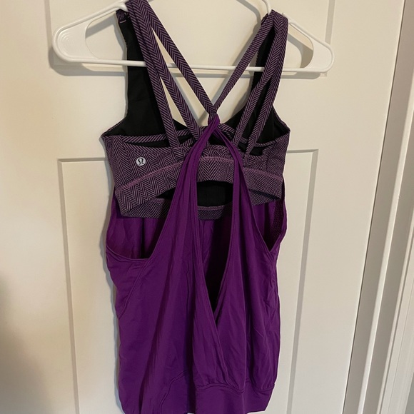 Lululemon Tank Top with attached sports bra - Picture 5 of 5